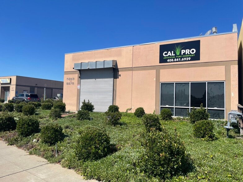 5853-5895 Winfield Blvd, San Jose, CA à louer - Photo du bâtiment - Image 3 de 9