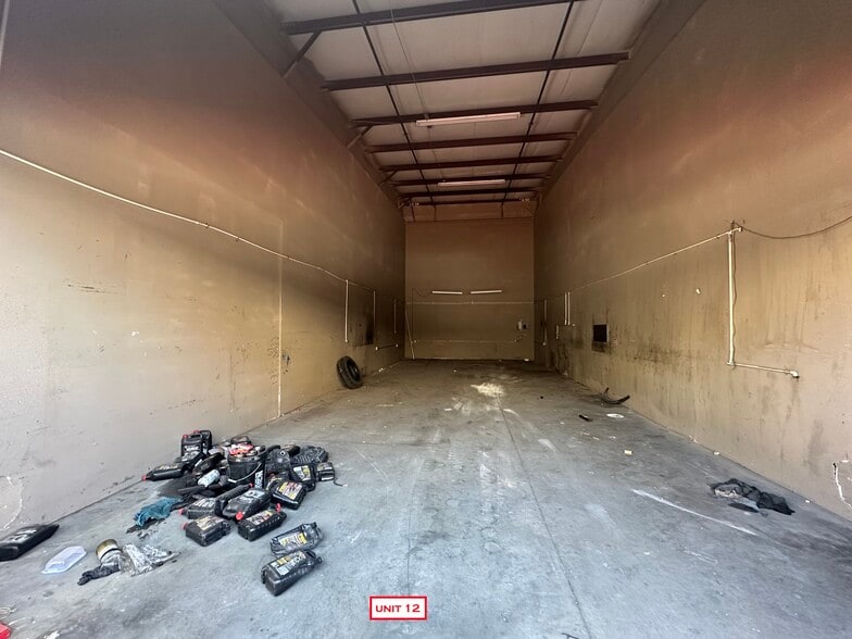 10881 Santa Fe Ave, Hesperia, CA for lease - Building Photo - Image 2 of 6