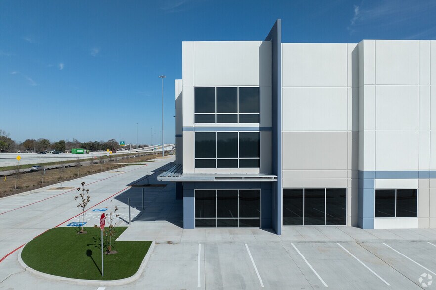 3005 Highway 225, Pasadena, TX à louer - Photo du bâtiment - Image 3 de 7