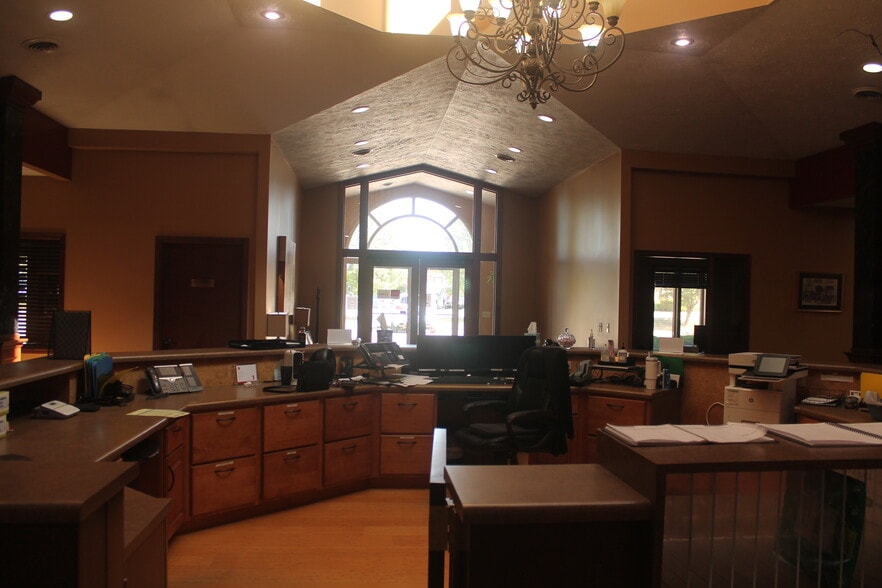 1401 Financial Park, Carbondale, IL for sale - Interior Photo - Image 3 of 32