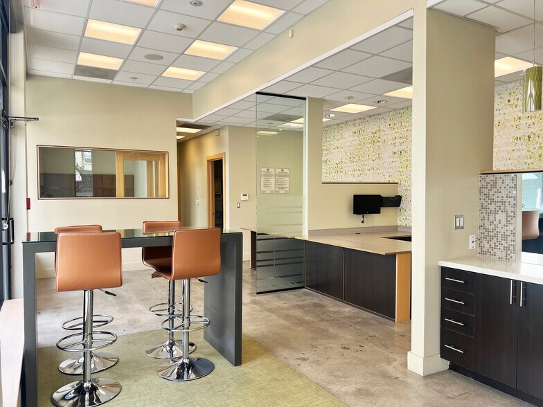 1811 SW River Dr, Portland, OR à louer - Photo intérieure - Image 2 de 11