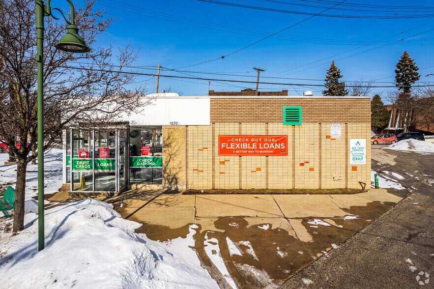 15721 Broadway Ave, Maple Heights, OH à vendre - Photo du bâtiment - Image 2 de 21