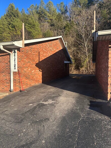 686 S Highway 25 W, Williamsburg, KY à louer - Photo du bâtiment - Image 2 de 13