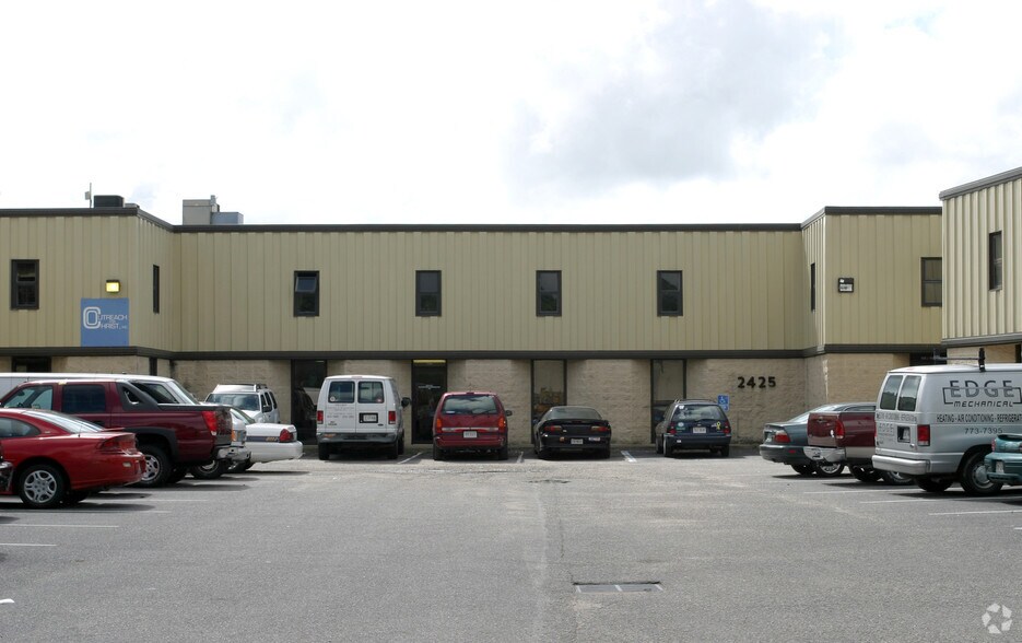 2425 Bowland Pky, Virginia Beach, VA à louer - Photo du bâtiment - Image 2 de 8