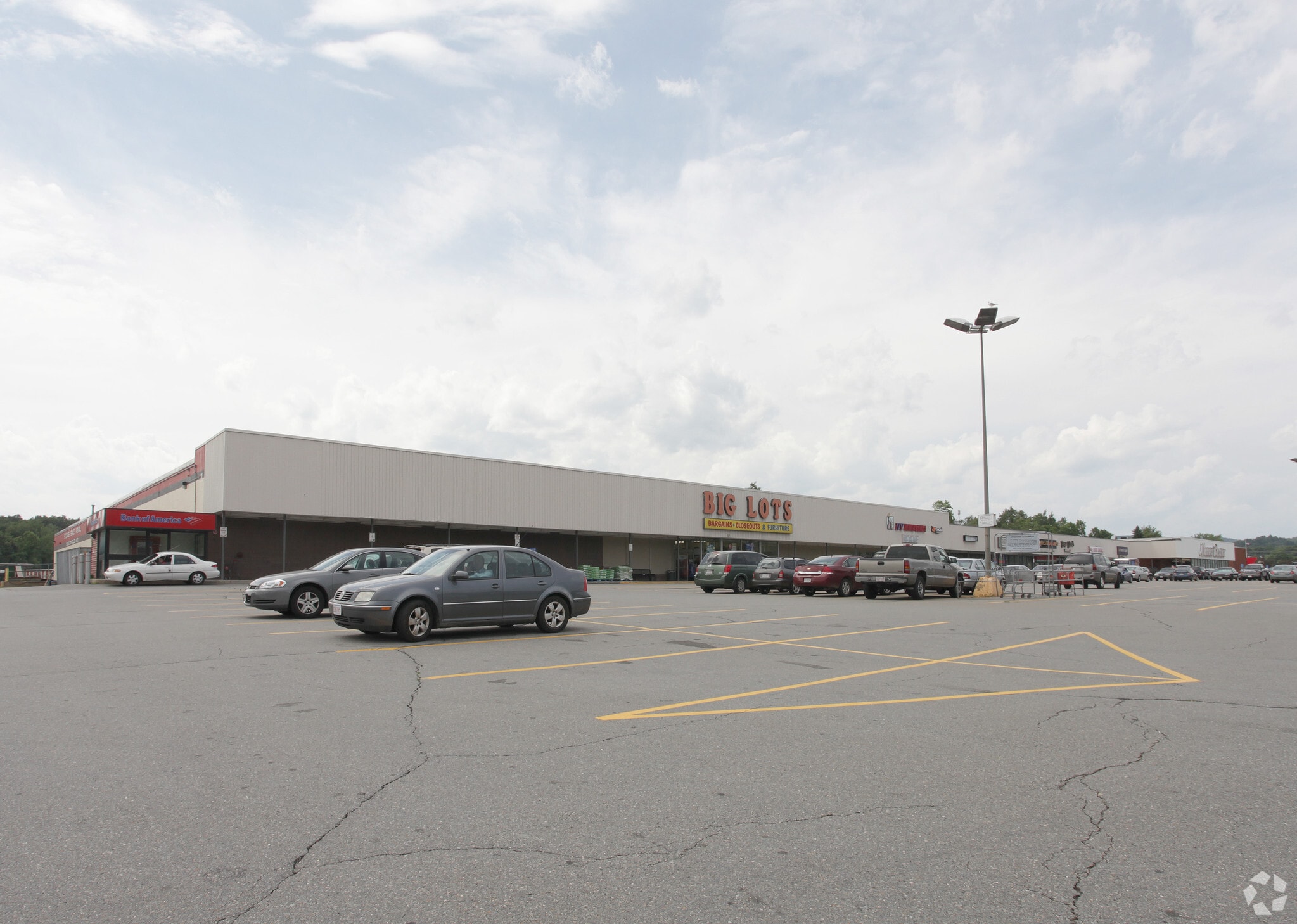 353-385 John Fitch Hwy, Fitchburg, MA for lease Primary Photo- Image 1 of 6