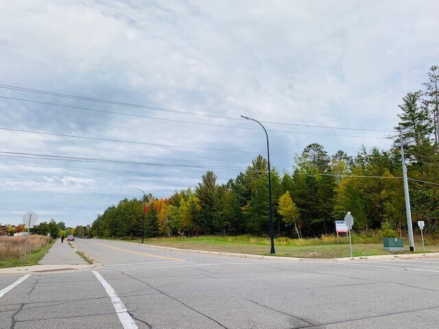 13th Street SE -1, Grand Rapids, MN à vendre - Photo du bâtiment - Image 3 de 15