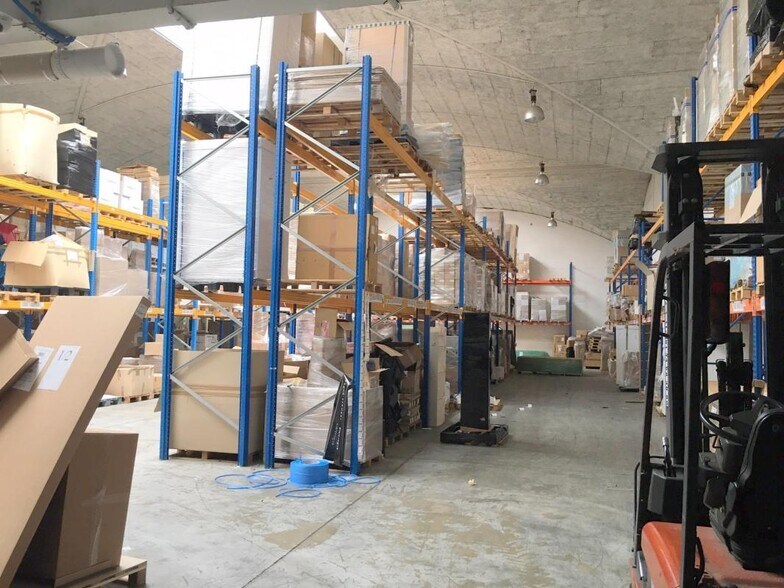 Flex dans Carrières-sur-Seine à louer - Photo du bâtiment - Image 1 de 10