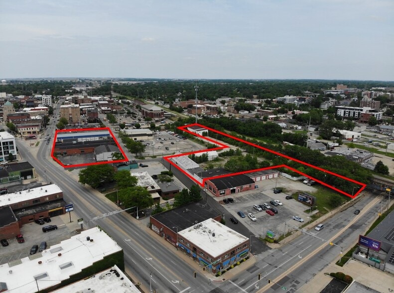 234 S Neil St, Champaign, IL à vendre - Photo du bâtiment - Image 2 de 3