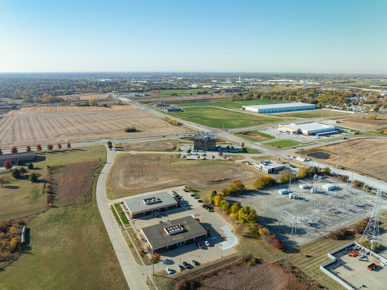 5460 West Pky, Johnston, IA à vendre - Photo du bâtiment - Image 3 de 4