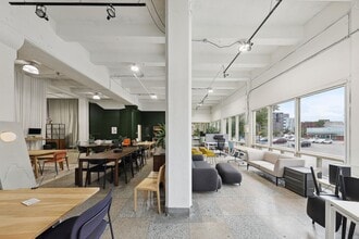 6659 Av Du Parc, Montréal, QC for sale Interior Photo- Image 2 of 2