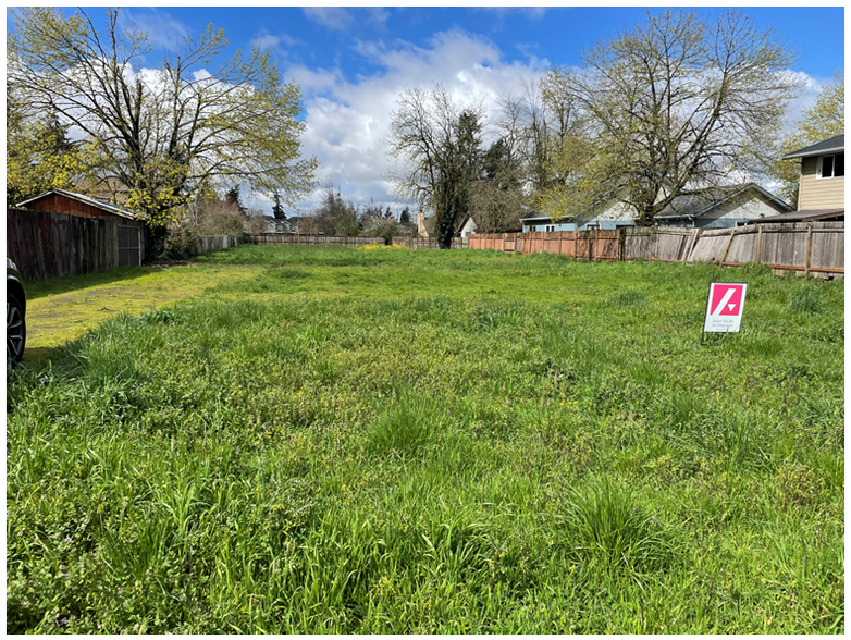 1990 5th St, Springfield, OR à vendre - Photo du bâtiment - Image 2 de 3