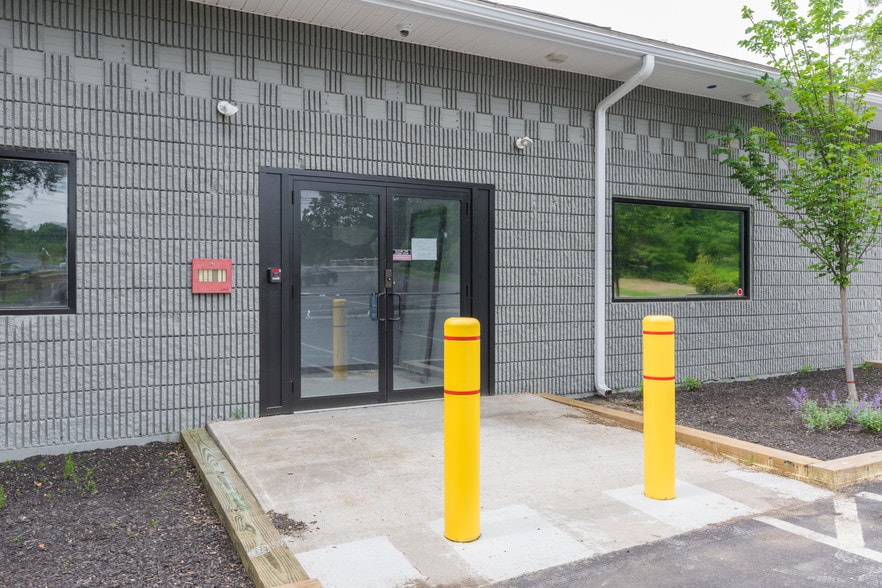 49 Macy St, Amesbury, MA for sale - Building Photo - Image 3 of 5