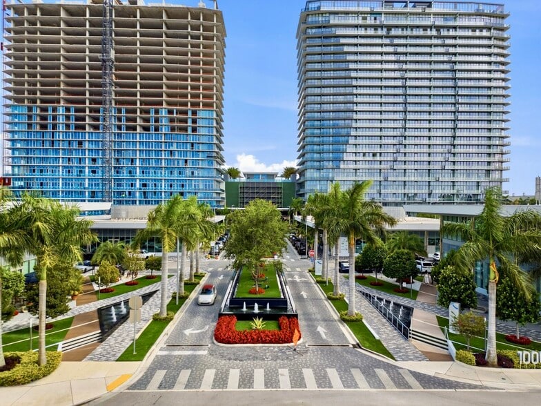 1006 Hallandale Beach Blvd, Hallandale Beach, FL for sale - Building Photo - Image 2 of 23