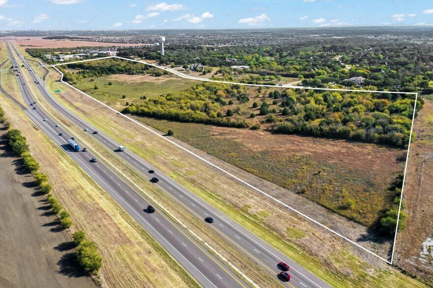 50.47 Acres I35W, Argyle, TX à vendre - Photo principale - Image 1 de 38