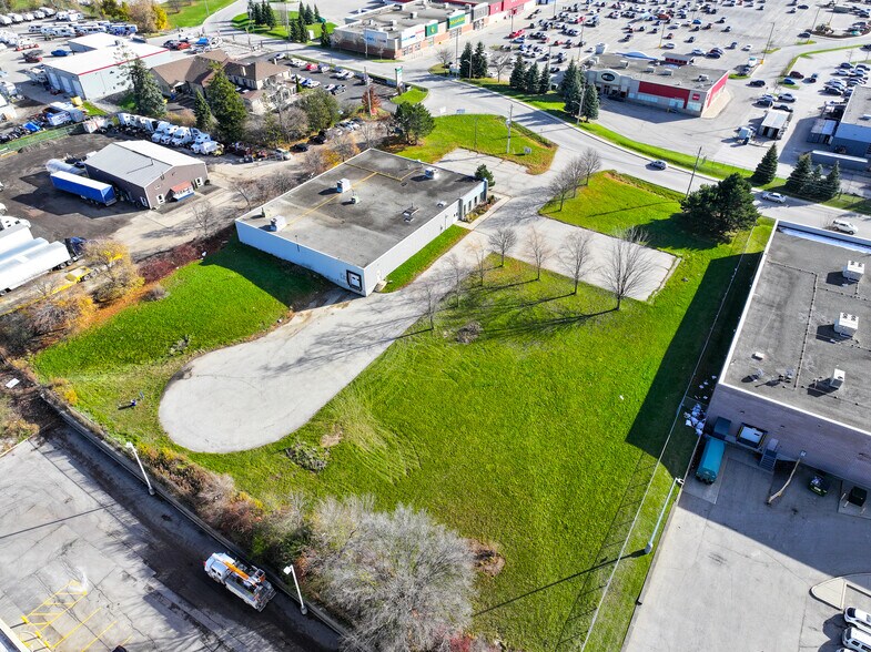 59 Montclair Dr, Woodstock, ON à vendre - Photo du bâtiment - Image 2 de 11