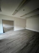 1860 Virginia Ave, North Bend, OR for lease Interior Photo- Image 2 of 6