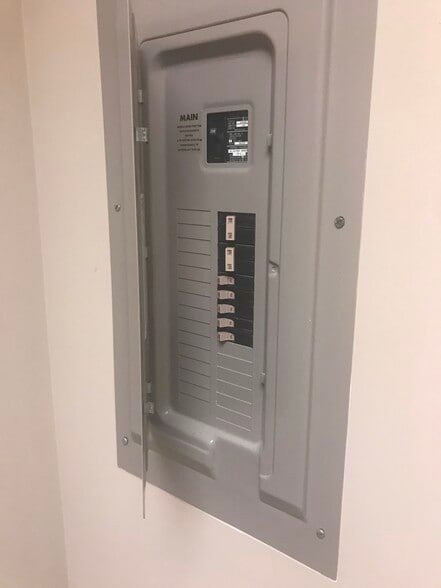 232-236 Industrial Park Dr, Commerce, GA for lease - Interior Photo - Image 3 of 51