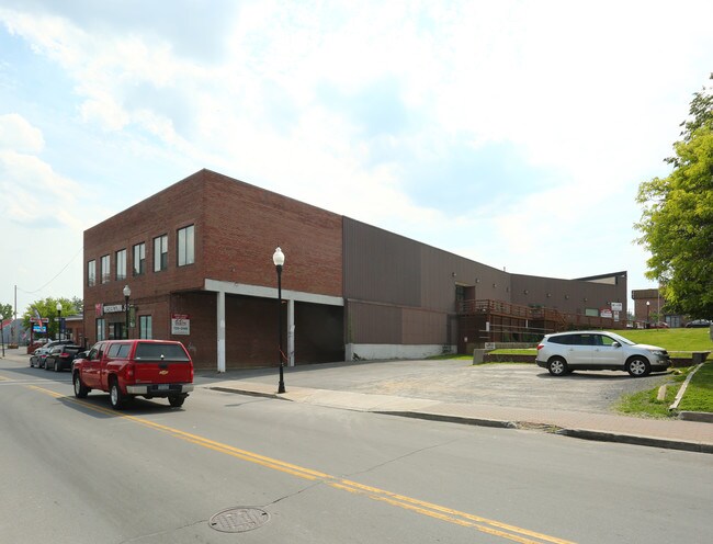 Plus de détails pour 24 Margaret St, Plattsburgh, NY - Bureau/Commerce de détail à louer