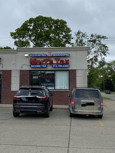 24602-24636 W Warren St, Dearborn Heights, MI for lease - Building Photo - Image 2 of 2