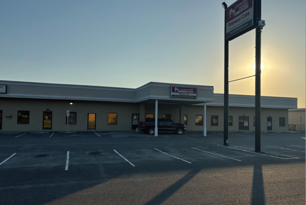 3919-3931 Veterans Memorial Pky, Adamsville, AL for lease Building Photo- Image 1 of 4