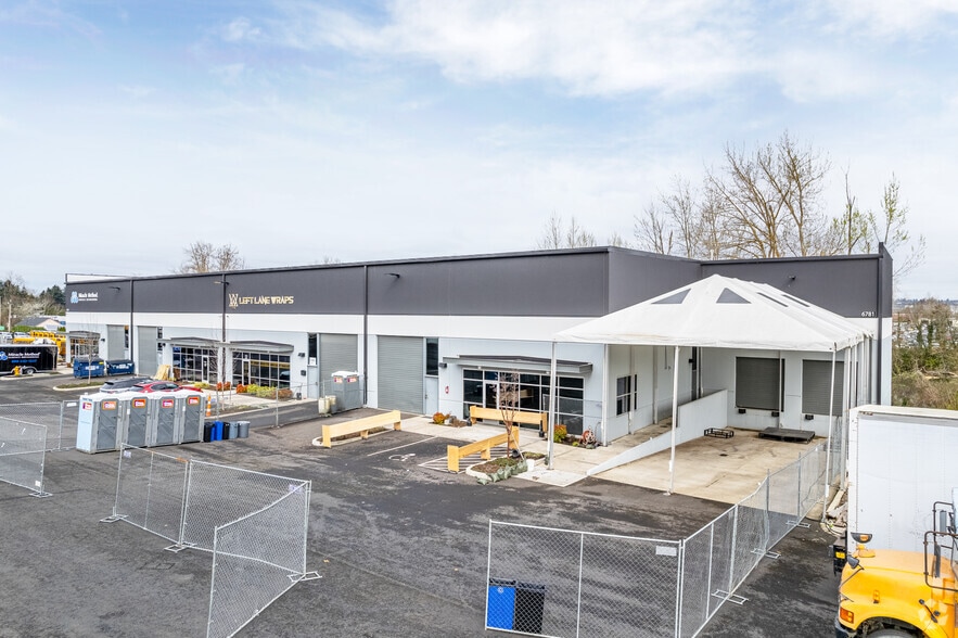 6781 NE Columbia Blvd, Portland, OR for lease - Building Photo - Image 2 of 7