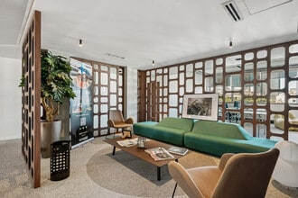 24 Ter Rue Charcot, Paris for lease Interior Photo- Image 2 of 13