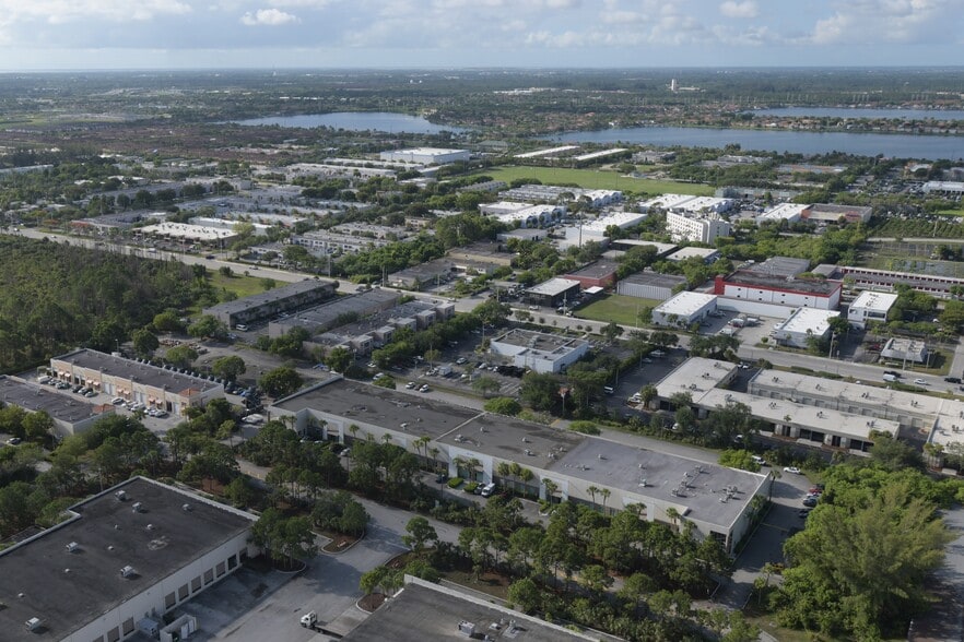 13450 SW 126th St, Miami, FL à louer - Photo du bâtiment - Image 2 de 5