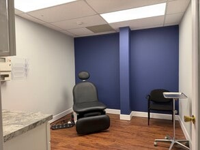 2424 W Manatee Ave, Bradenton, FL for lease Interior Photo- Image 2 of 7