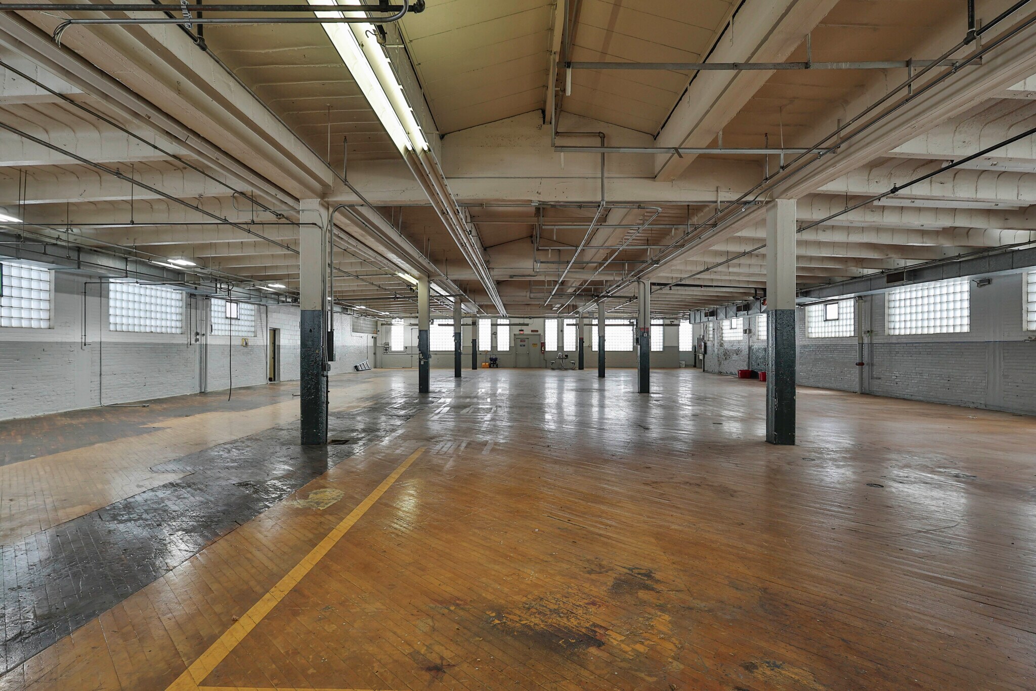 801 W Greenleaf St, Allentown, PA for lease Interior Photo- Image 1 of 2