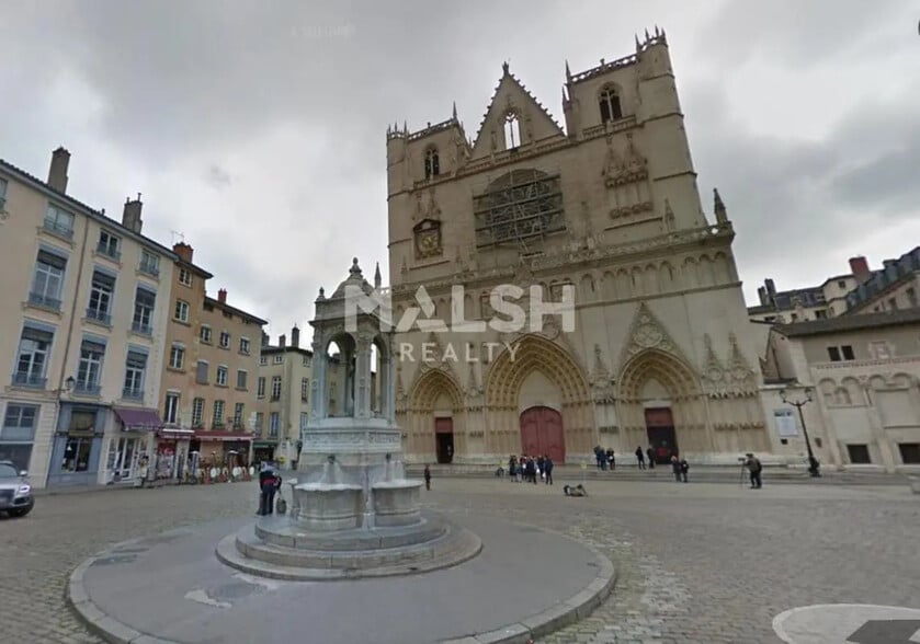 Commerce de détail dans Lyon à louer - Photo du bâtiment - Image 3 de 4