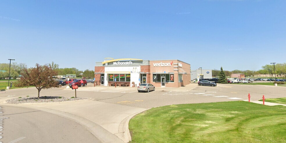 685 Opportunity Park Dr, Paynesville, MN à louer - Photo du bâtiment - Image 2 de 8