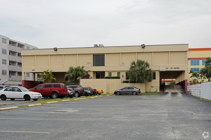 951 NE 167th St, Miami, FL for sale - Building Photo - Image 3 of 13