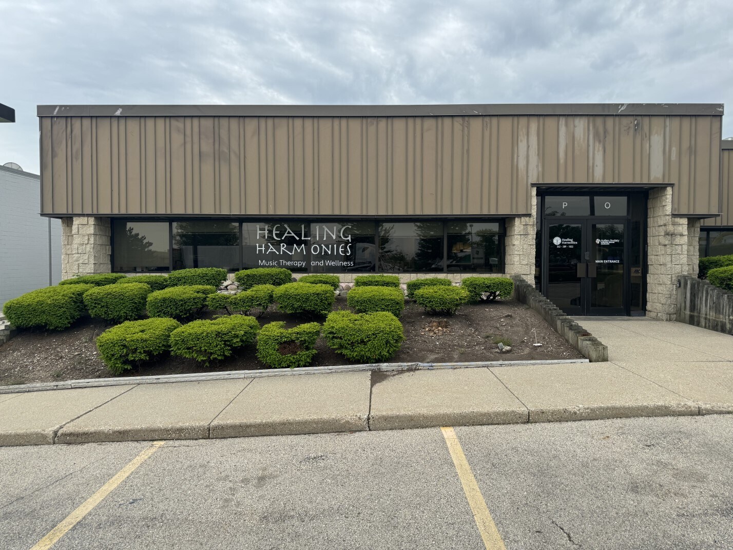 3720 N 124th St, Wauwatosa, WI for lease Building Photo- Image 1 of 3
