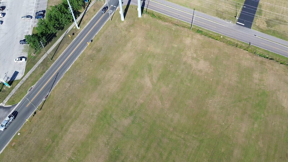 Daughtery Rd, Zephyrhills, FL à vendre - Vidéo sur l’inscription commerciale - Image 3 de 33