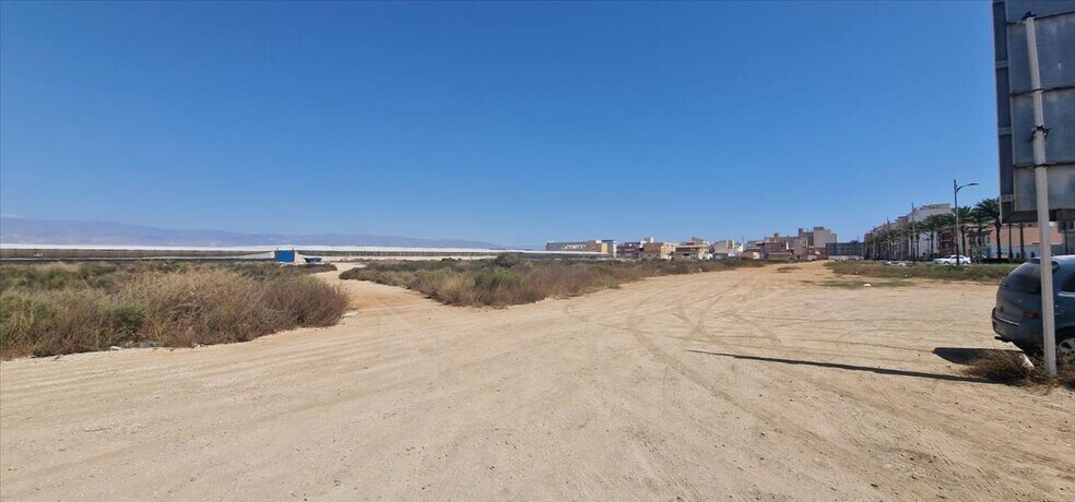 Calle Flota de Oro, Roquetas de Mar, Almería à vendre - Photo du bâtiment - Image 3 de 14