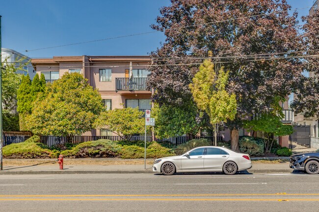 Plus de détails pour 1603 Broadway E, Vancouver, BC - Multi-résidentiel à vendre