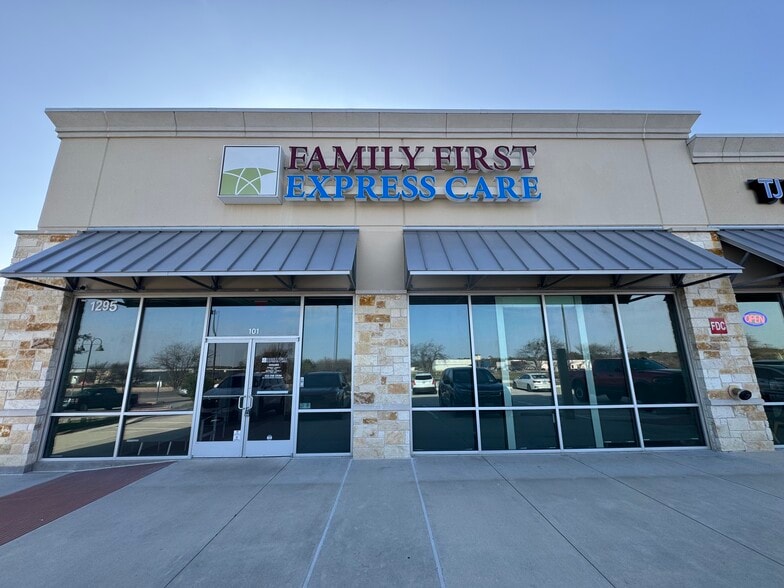 1395 US Highway 183, Leander, TX à louer - Photo du bâtiment - Image 2 de 57