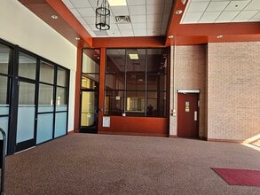 6200 State St, Saginaw, MI for lease Interior Photo- Image 1 of 5
