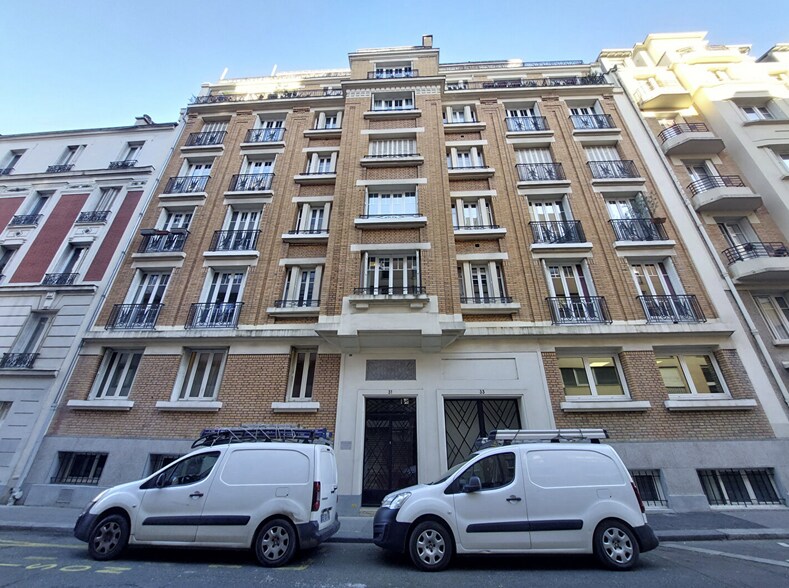 Rue De La Colonie, Paris à louer - Photo du bâtiment - Image 2 de 2
