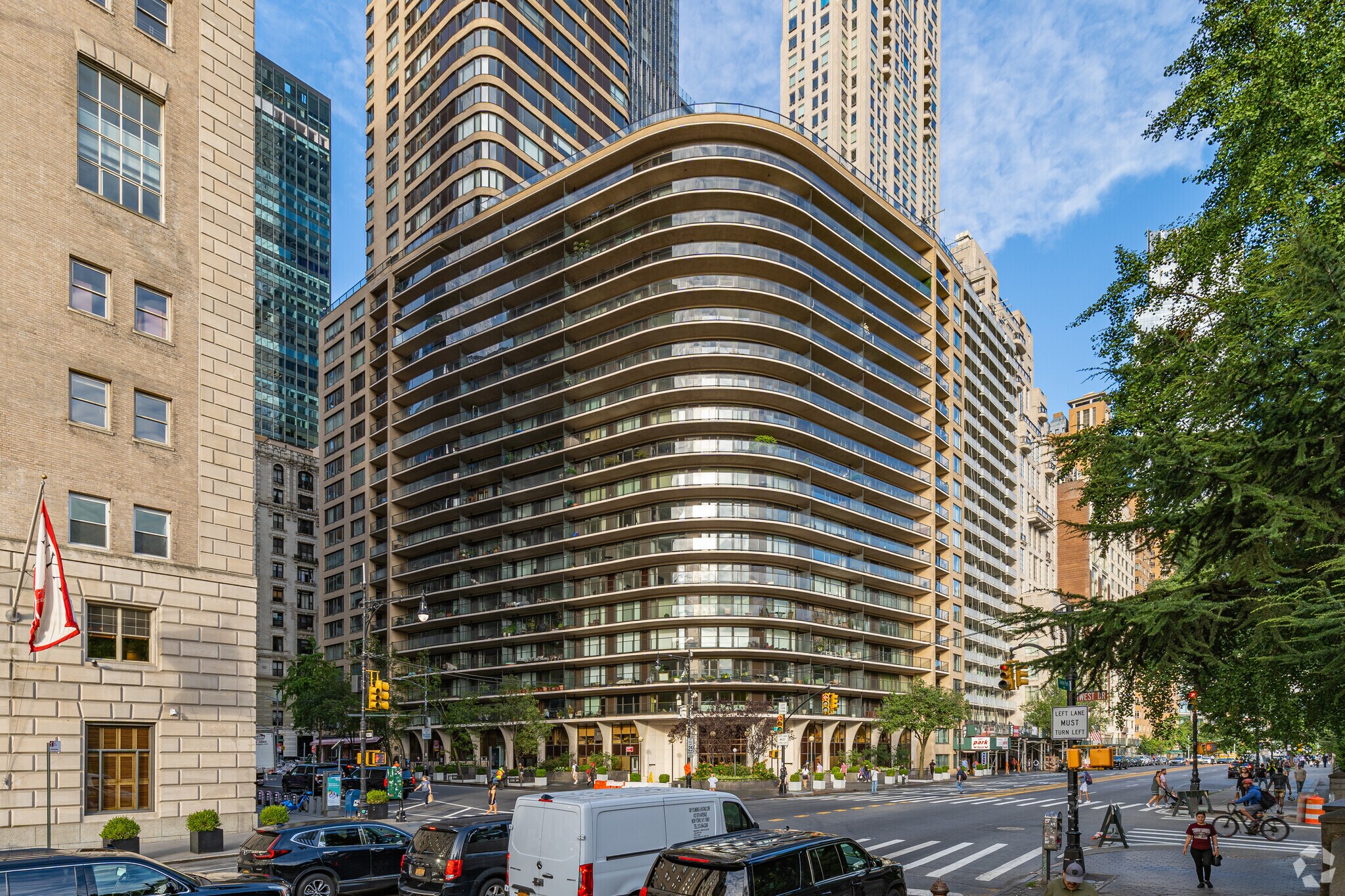 200 Central Park S, New York, NY à louer Photo principale- Image 1 de 34