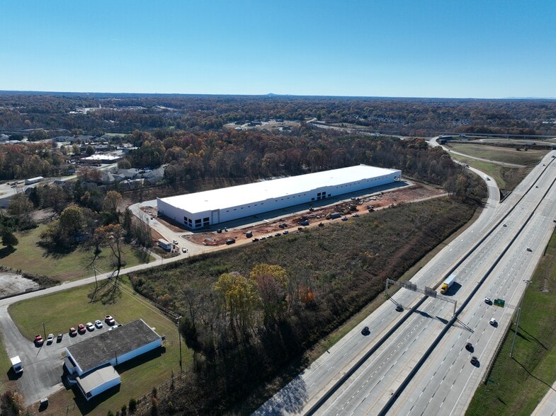 2206 International Drive, Statesville, NC for sale - Building Photo - Image 3 of 6