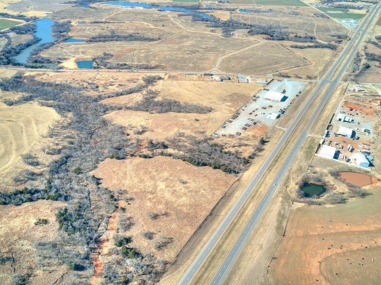 NW Expressway, Yukon, OK à vendre - Photo du bâtiment - Image 3 de 8