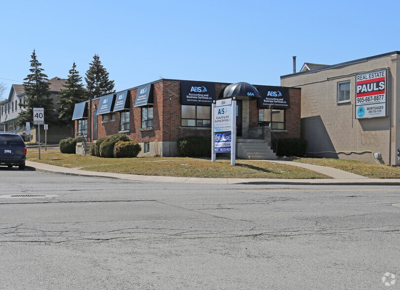 664 Fennell Ave E, Hamilton, ON for sale - Primary Photo - Image 1 of 1