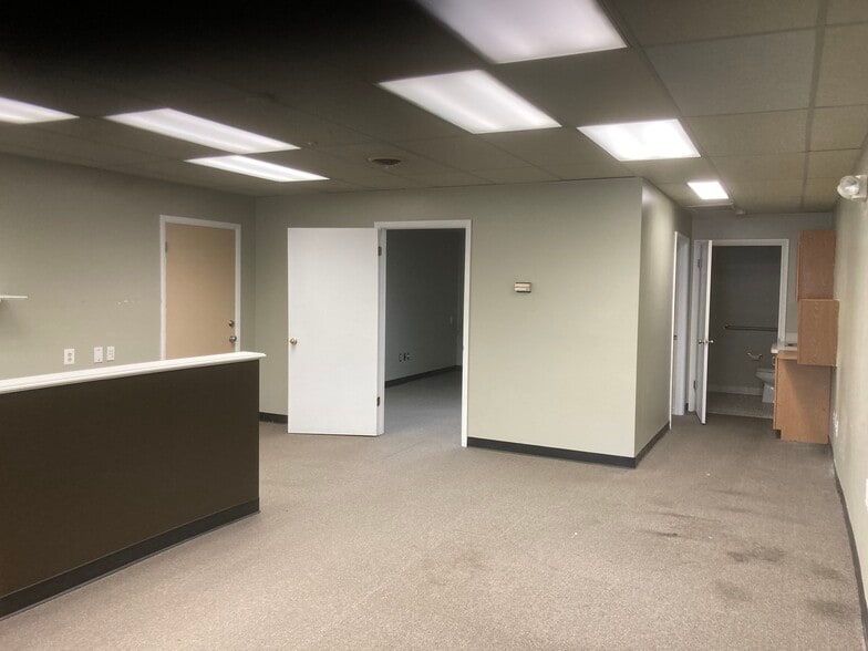 11110 Liberty Rd, Randallstown, MD for lease - Interior Photo - Image 2 of 6