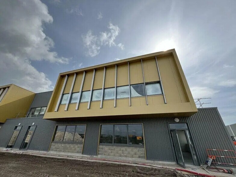 Flex dans Reims à louer - Photo du bâtiment - Image 2 de 8