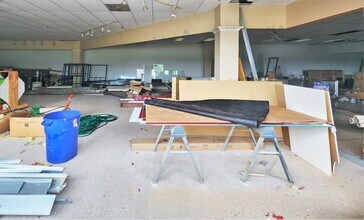 301-373 W Golf Rd, Schaumburg, IL for lease Building Photo- Image 2 of 2