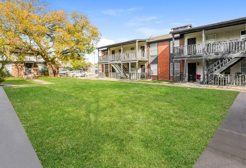 6330 E 7th St, Tulsa, OK à vendre - Photo du bâtiment - Image 2 de 20