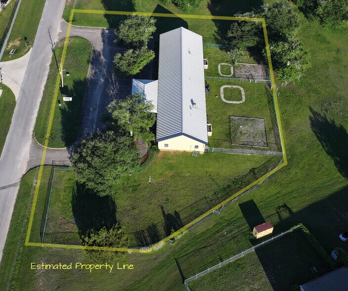 3525 Russell Rd, Marianna, FL à vendre - Photo du bâtiment - Image 2 de 30