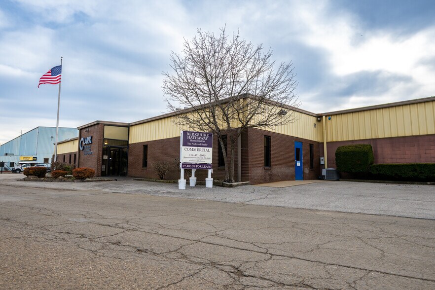 320-A 4th Street St, Blawnox, PA à vendre - Photo du bâtiment - Image 1 de 21