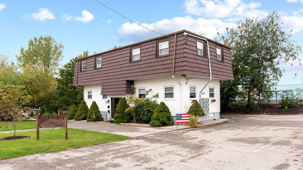 1277 Jefferson Blvd, Warwick, RI for sale - Building Photo - Image 1 of 1